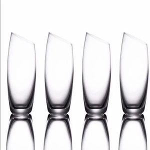 New in box Beautiful Bomshbee Champagne flutes.